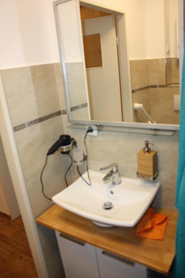 Zentral gelegene Ferienwohnung Lübeck Exterior foto